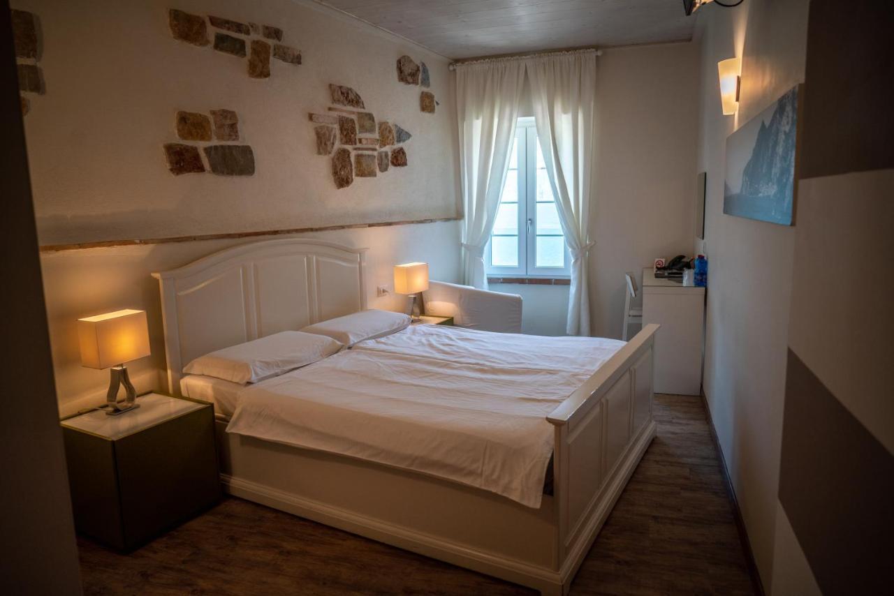 Garni Gianmartin Hotel Limone sul Garda Ngoại thất bức ảnh