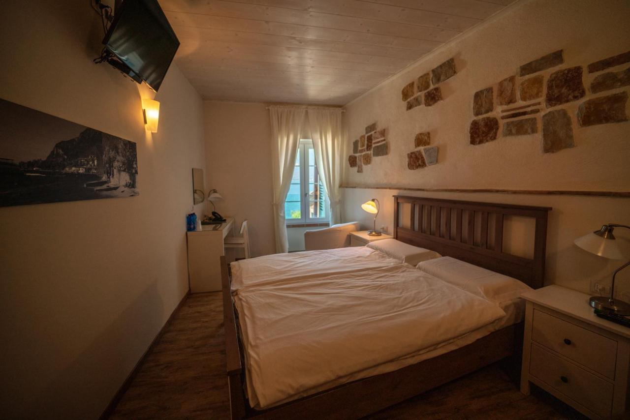 Garni Gianmartin Hotel Limone sul Garda Ngoại thất bức ảnh
