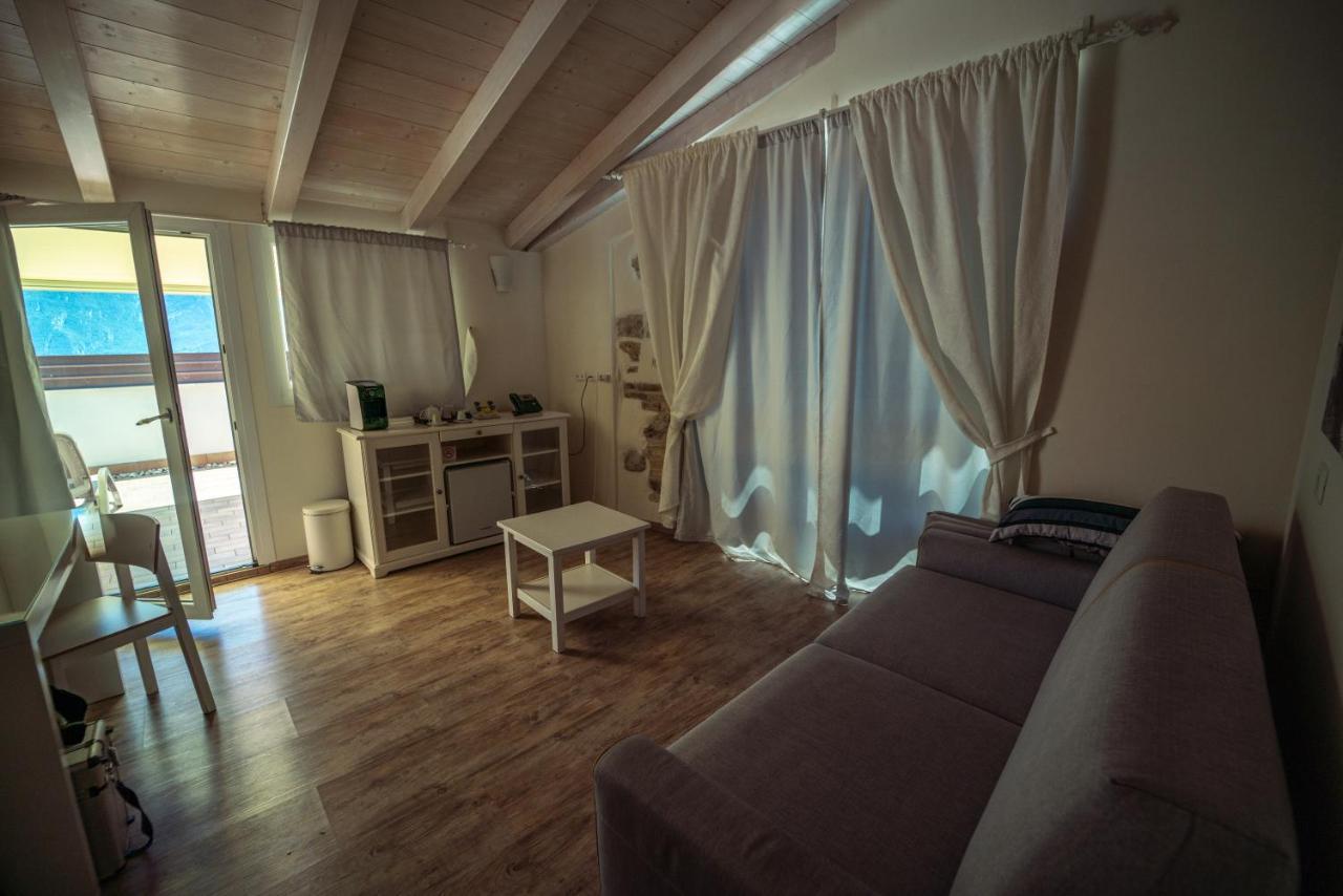Garni Gianmartin Hotel Limone sul Garda Ngoại thất bức ảnh